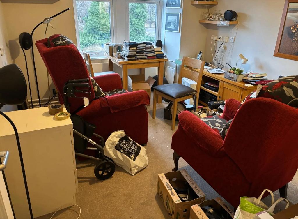 Gratis woning ontruimen , Bezemschoon zie advertentie, Diensten en Vakmensen, Verhuizers en Opslag