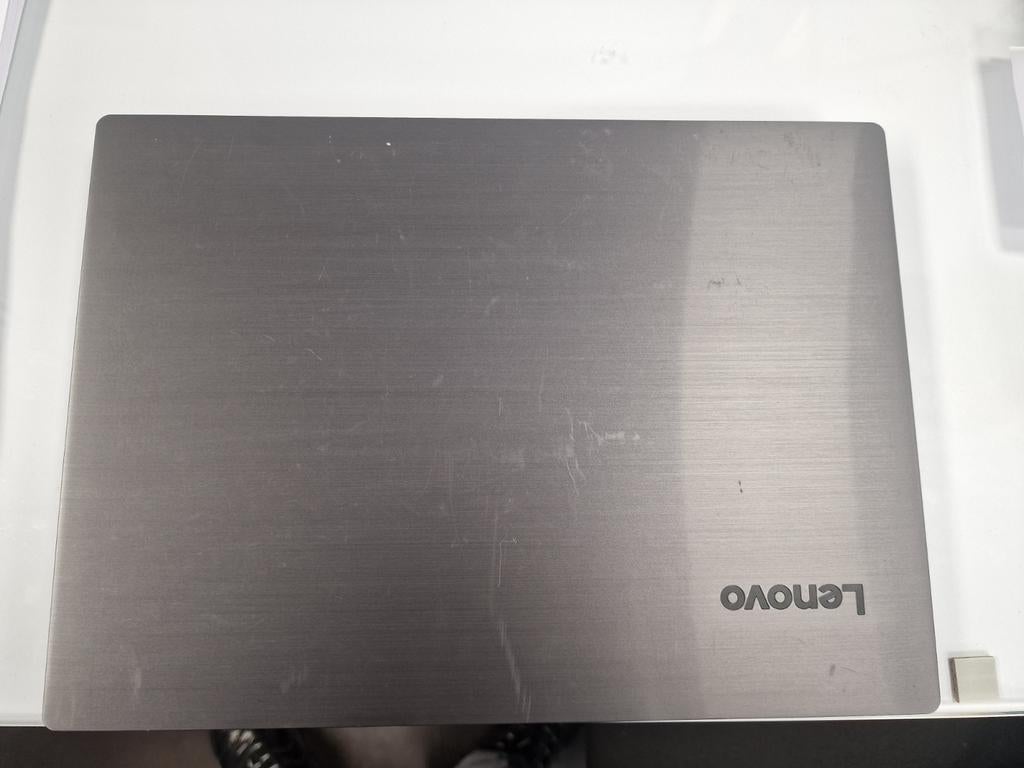 Lenovo V330-14ARR., 2 tot 3 Ghz, 14 inch, Ophalen of Verzenden, Zo goed als nieuw