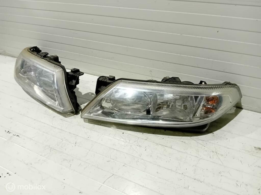 Koplampen Renault Laguna, Gebruikt, Ophalen of Verzenden