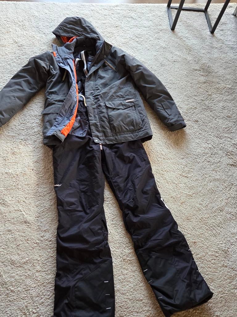 Ski jas en broek set - Protest & Decathlon - Maat S, Kinderen en Baby's, Ophalen, Gebruikt, 170 of groter, Jongen
