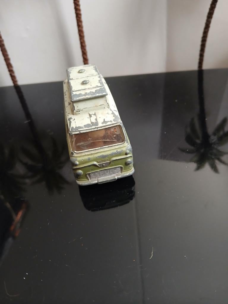 Ford Thames Airborne Caravan.  Corgi toys,  opknapper, Ophalen of Verzenden, Gebruikt, Auto, Corgi