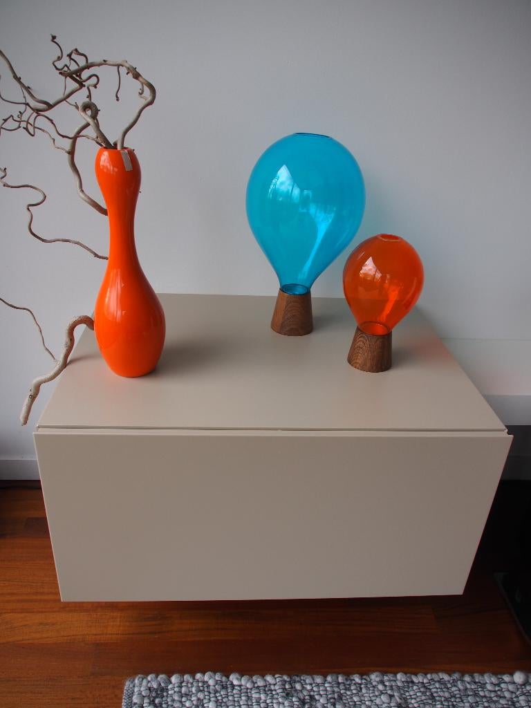 Design klepkast met 2 wandplanken (Lago), Huis en Inrichting, Ophalen, Met klep(pen), Zo goed als nieuw, Minder dan 150 cm