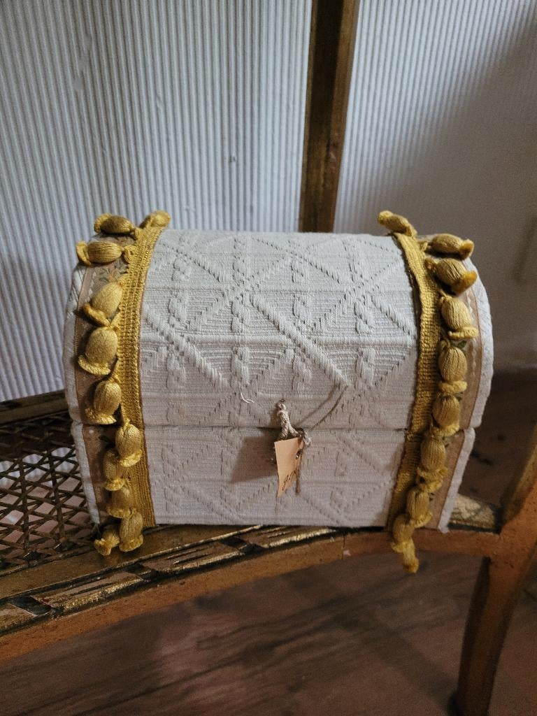 Oud Frans stoffen doosje, Antiek en Kunst, Curiosa en Brocante, Ophalen of Verzenden