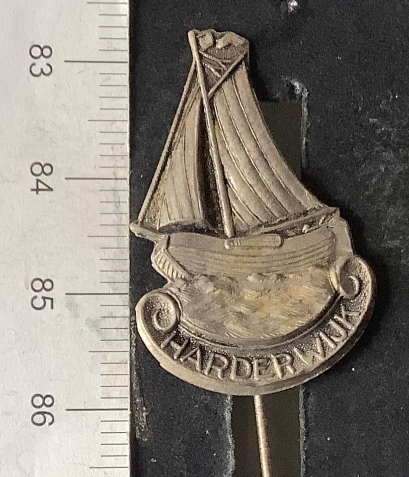 speld, Harderwijk, zeilboot (B, Ophalen of Verzenden, Gebruikt, Stad of Land, Speldje of Pin