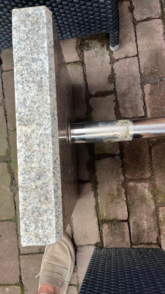 Basis voor parasol in steen, Ophalen of Verzenden, Zo goed als nieuw, Minder dan 1 meter, Parasolvoet