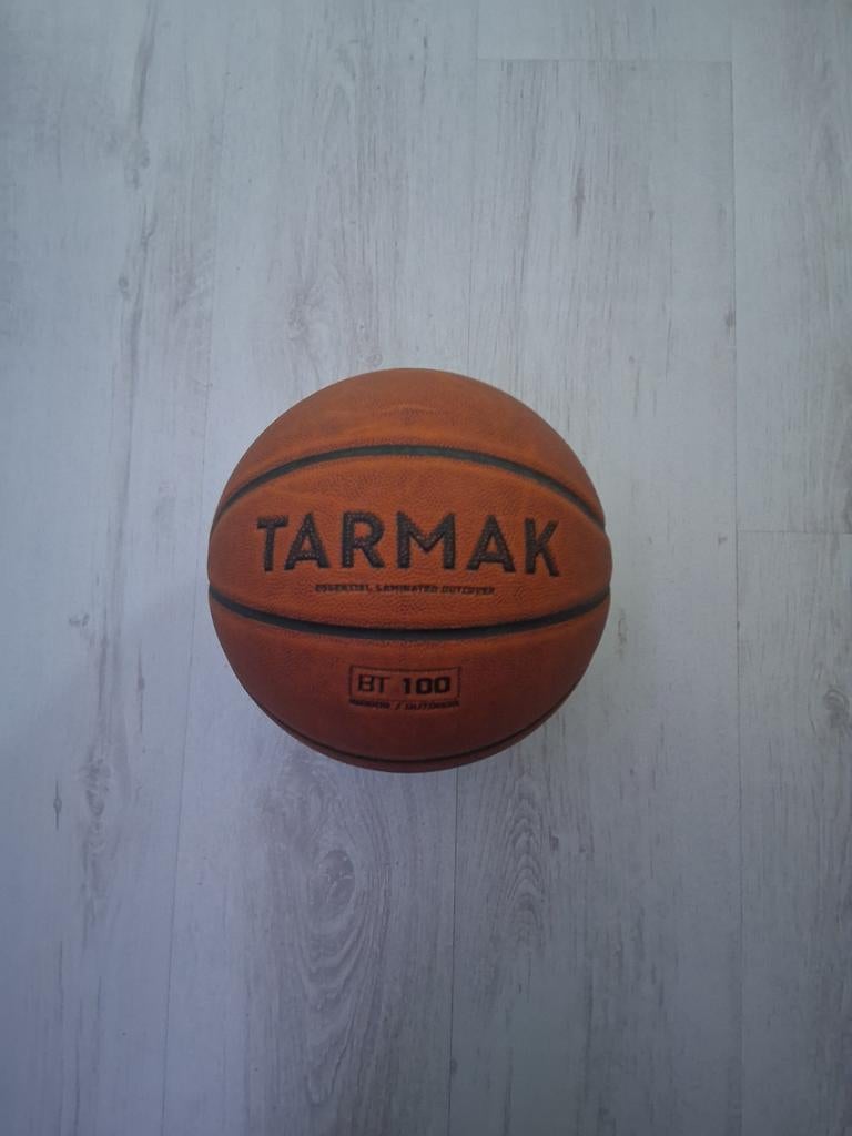 “Tarmak basketbal maat 6 licht gebruikt, Sport en Fitness, Basketbal, Ophalen of Verzenden, Gebruikt, Bal