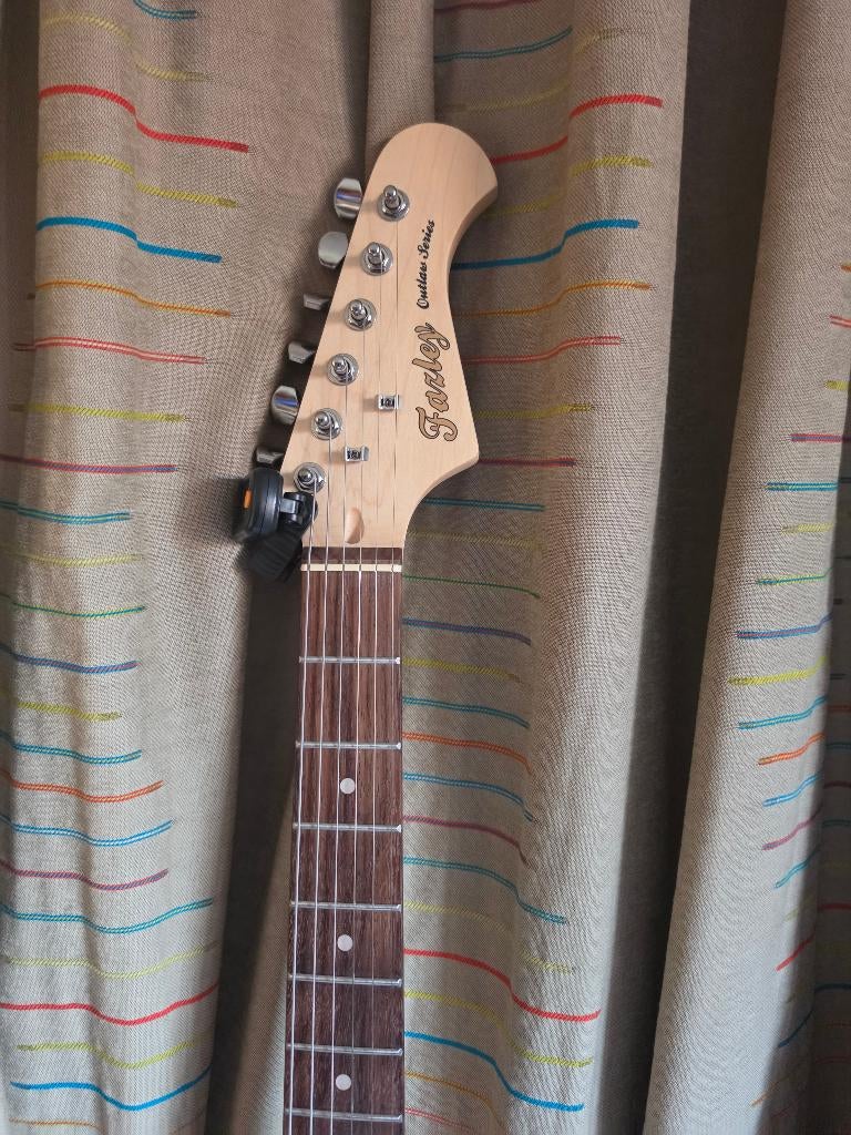 Versterker en gitaar nieuw, Ophalen, Nieuw, Gitaar, 50 tot 100 watt