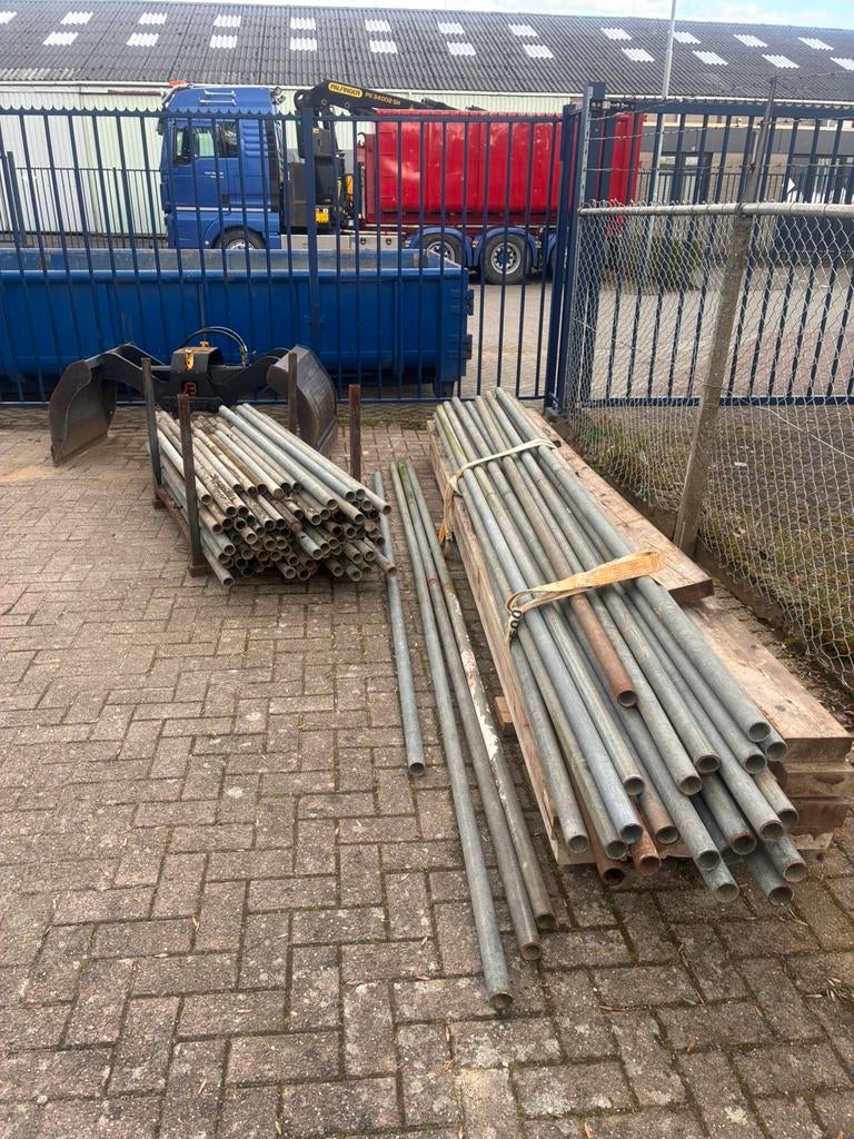 Steigerbuizen en klemmen, 300 m buis 250 klemme, Ophalen, Gebruikt, Overige typen, Minder dan 2 meter
