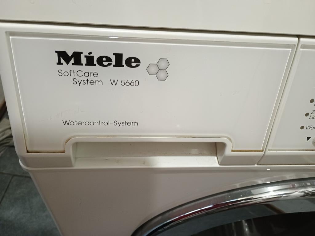 Bijna gratis af te halen een Miele wasmachine, Witgoed en Apparatuur, Wasmachines, 6 tot 8 kg, Ophalen of Verzenden, 1200 tot 1600 toeren