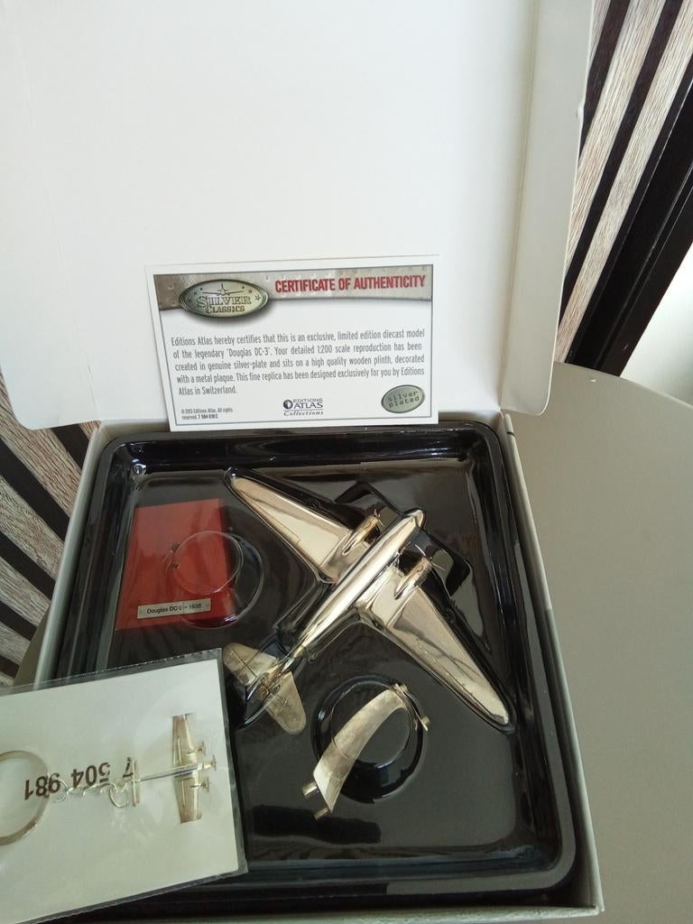 Douglas DC-3 modelvliegtuig zilverkleurig, Ophalen of Verzenden