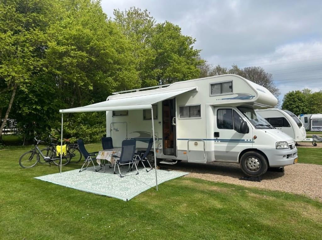 Fraaie, ruime en compleet uitgeruste Adriatik Coral 660 SP, Afzuigkap, Standaard zit, Alkoof, Ringverwarming