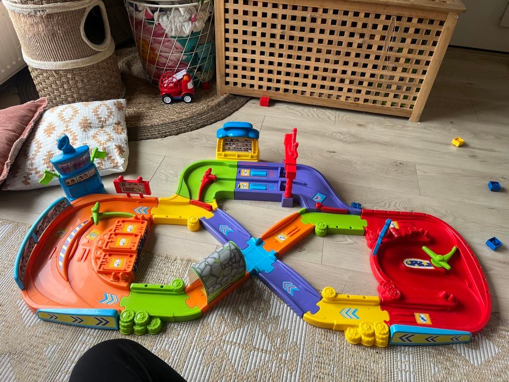 VTech ToetToet auto Mega RC Racecircuit incl auto’s, Kinderen en Baby's, Speelgoed | Vtech, Zo goed als nieuw, 2 tot 4 jaar, Ophalen