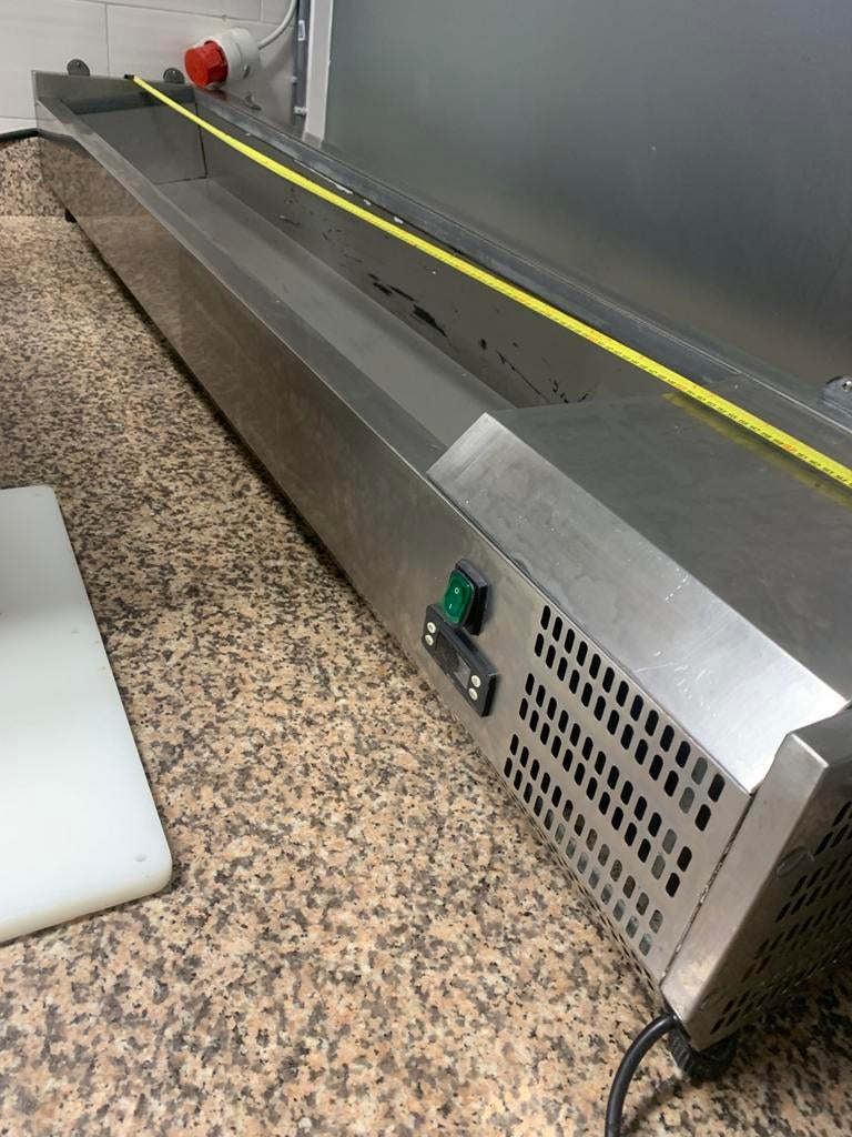 Koelvitrine / saladete / saladerie / opzetvitrine, Ophalen