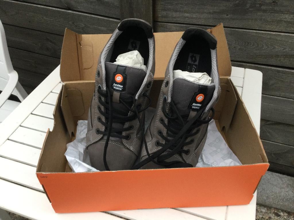 werkschoenen, Ophalen, Zo goed als nieuw