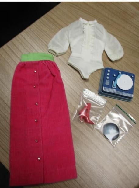 1965 BARBIE DISC DATE OUTFIT COMPLEET, Verzenden, Gebruikt, Kleertjes