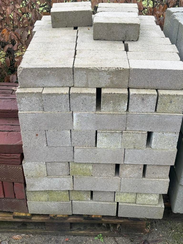 200 maasformaat buiten betonmetselstenen (21x10x8,3), Ophalen, Nieuw, Beton