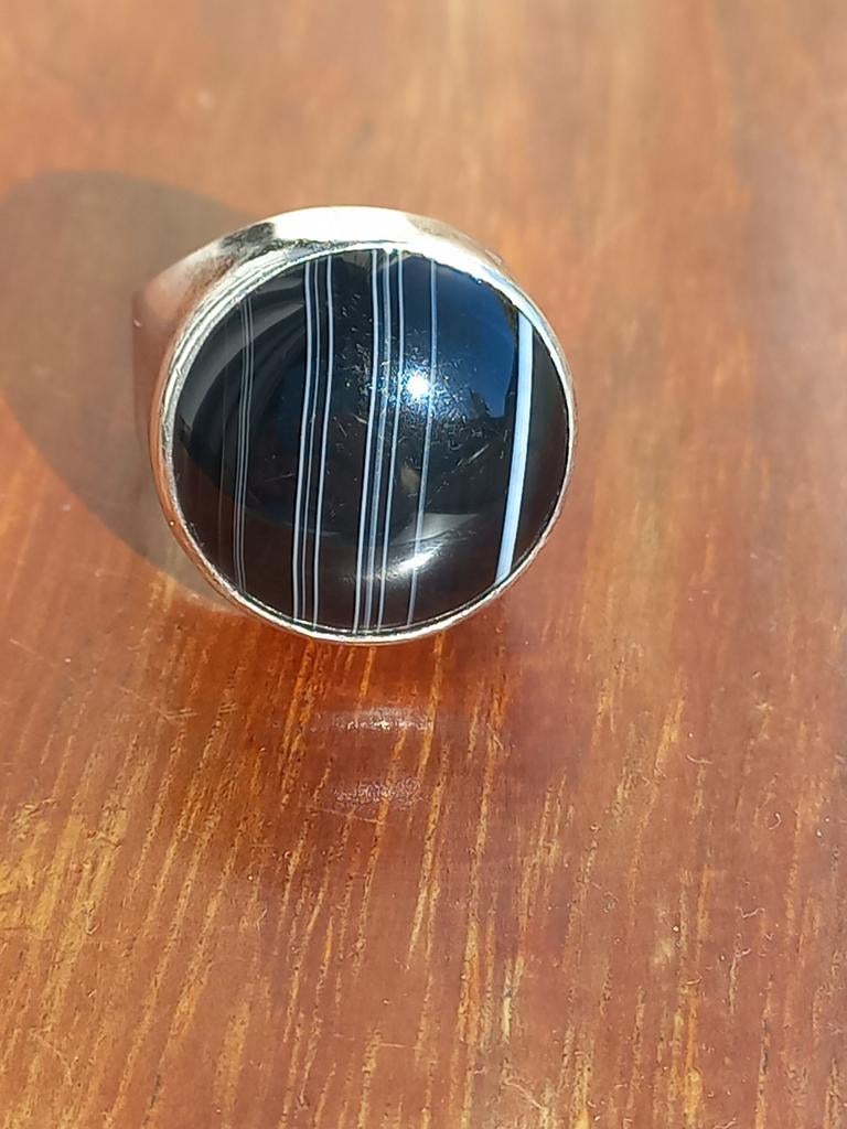 Antieke zilveren Engelse ring met sardonyx, Ophalen of Verzenden, Zilver