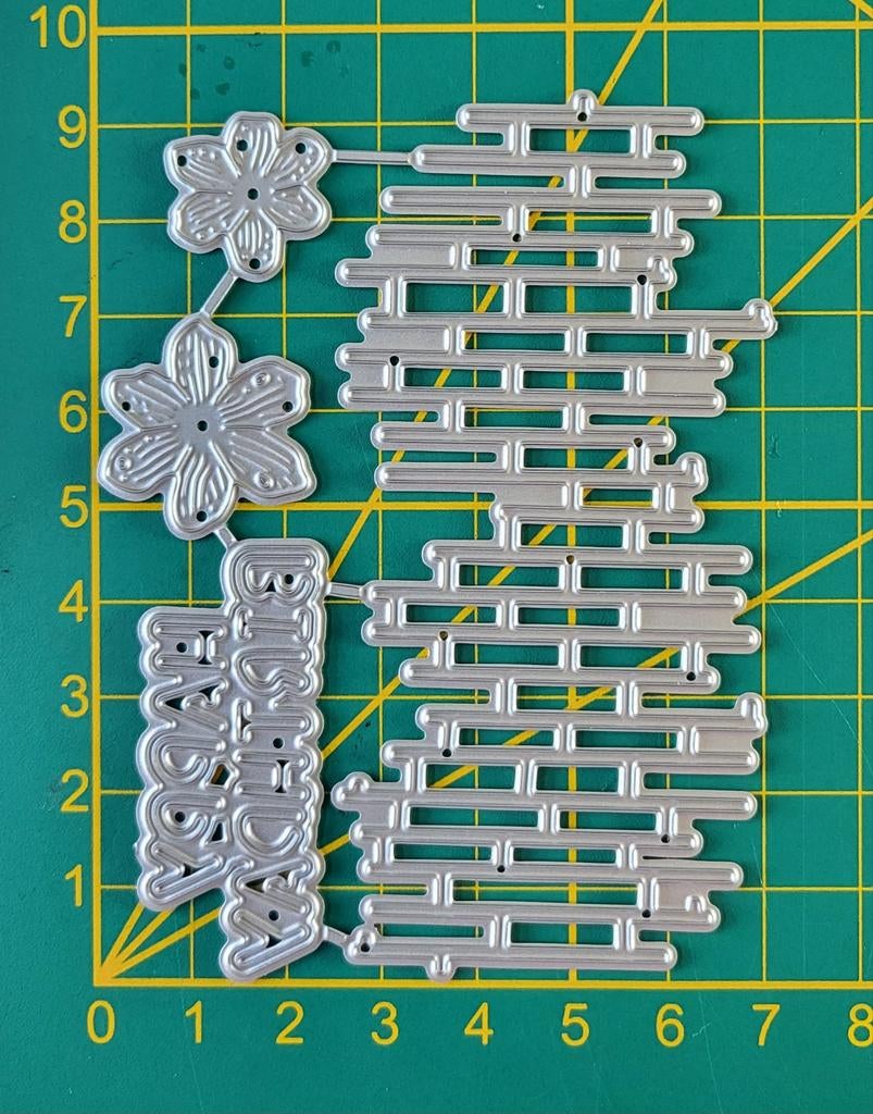 Snijmal Happy Birthday/ bloemetje/ raster, Ophalen of Verzenden, Nieuw, Overige thema's, Pons of Mal