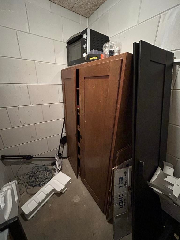 Gratis mega kast - zelf ophalen met twee personen, Ophalen, Gebruikt, 100 tot 150 cm, 150 tot 200 cm