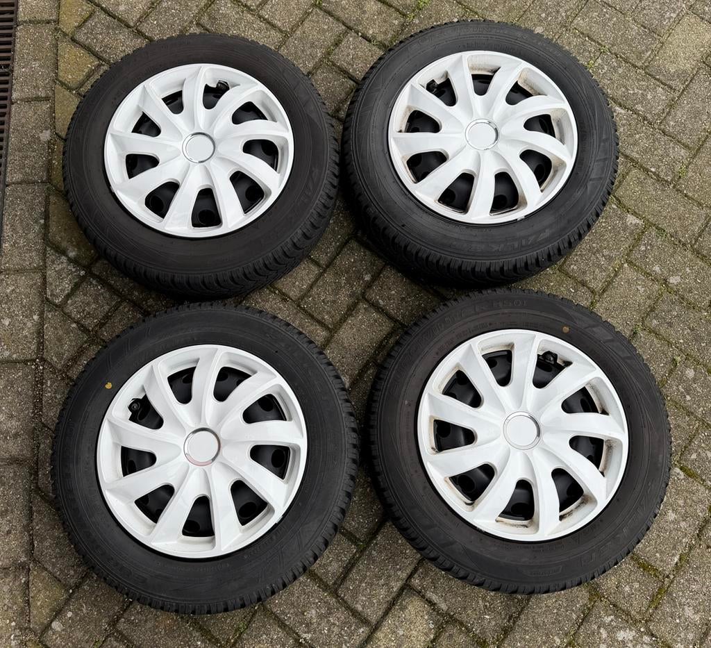 Fiat 500 set winterbanden Falken 175/65/14 stalen velgen, Ophalen of Verzenden, Zo goed als nieuw