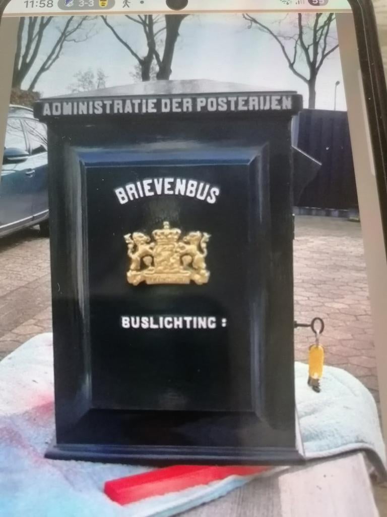 Antieke gietijzeren PTT brievenbus met origineel slot, Ophalen, Gebruikt, IJzer, Wandbrievenbus