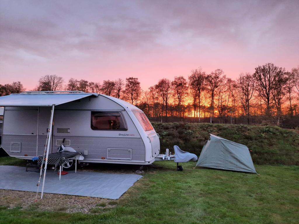 Kip caravan Grey Line 44 EKL BJ 2008  mover  fietsendrager, Caravans en Kamperen, Caravans, Kip, Tot en met 2, Bedrijf, Schokbreker