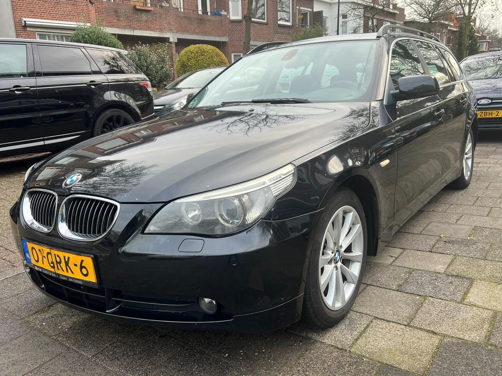 BMW 5-serie Touring 523i Executive, Auto's, Automaat, Achterwielaandrijving, 2497 cc, Zwart