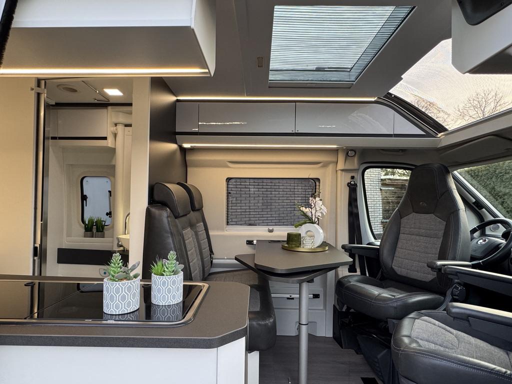 Adria Twin 600 SPB Supreme 160 pk AUTOMAAT 9-Traps Euro6 Fia, Automaat, Buscamper of Camperbus, Ringverwarming, Verwarmde buitenspiegels