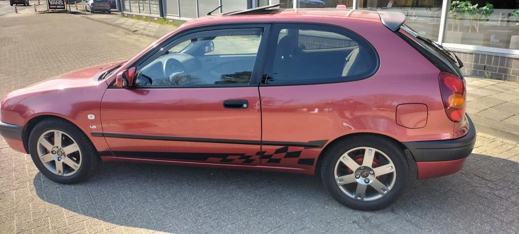 Toyota Corolla 1.6 HB AUT 1998 Rood km.75000 NAP!!, 450 kg, 4 cilinders, Corolla, Origineel Nederlands