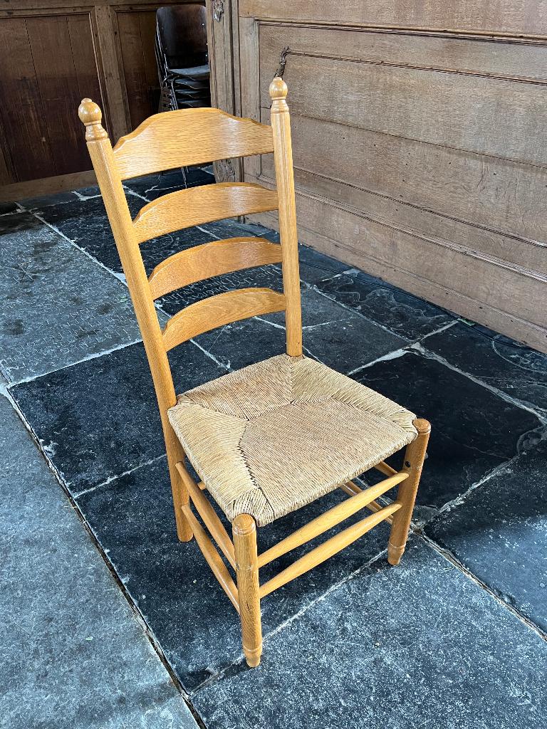 Kerk stoelen, Ophalen