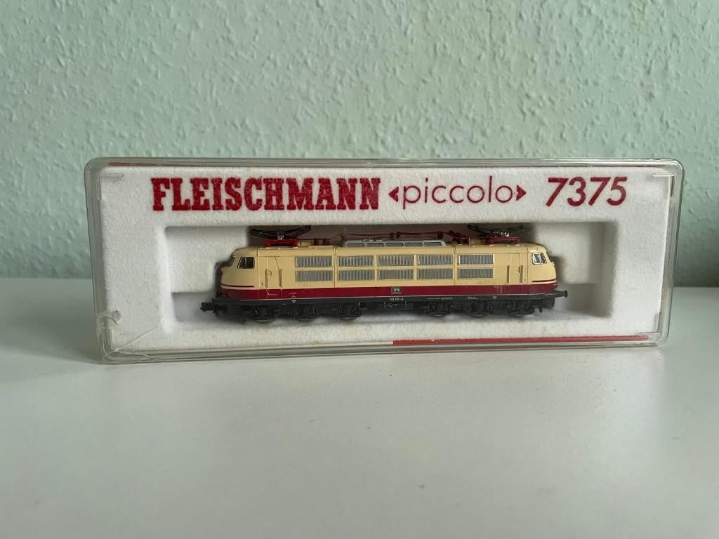 Locomotief Fleischmann Piccolo 7375 (N-Spoor) BR 103 TEE DB, Hobby en Vrije tijd, Modeltreinen | N-Spoor, Gebruikt, Fleischmann