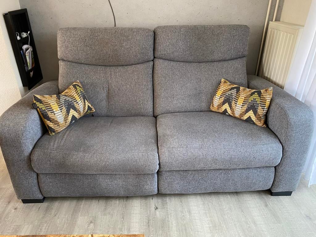 Bankstel 2 zits elektrisch verstelbaar en 2 stoelen, Ophalen, Gebruikt, Stof