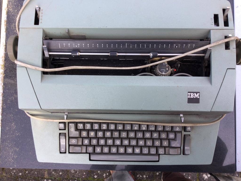 Zie foto, Diversen, Typemachines, Ophalen, Gebruikt