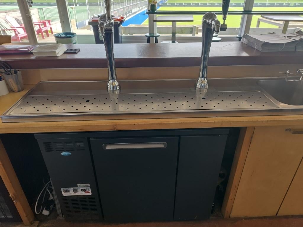 Bar tab benodigdheden incl. fusten koelkast, Ophalen, Zo goed als nieuw