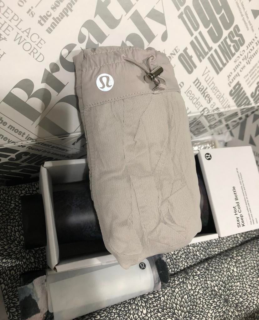 Lululemon zomerjasje ，lululemon spring beige windbreaker, Ophalen of Verzenden, Zo goed als nieuw, Maat 38/40 (M), Beige