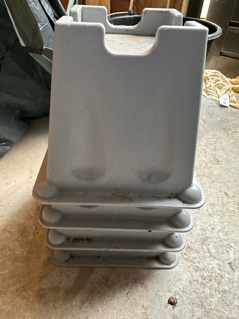 4 klossen voor bed of meubels - Medipoint, Ophalen of Verzenden, Gebruikt, Grijs, Overige materialen