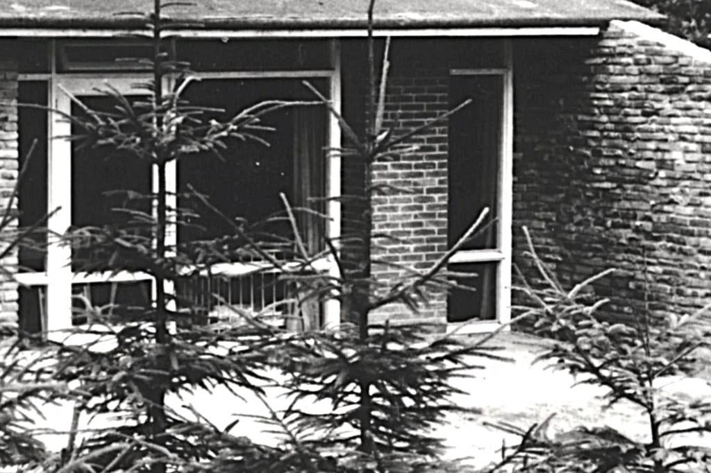 946335	Assen	1973 Bungalow Buiten Centrum	Witterzomer	onbes, Ophalen of Verzenden, 1960 tot 1980, Ongelopen, Drenthe