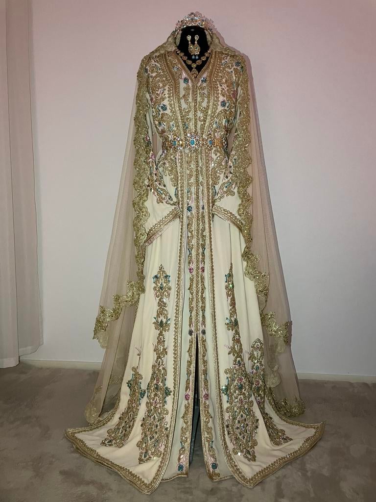 Takchita bruid te koop, Kleding | Dames, Maat 38/40 (M), Overige typen, Wit, Ophalen of Verzenden