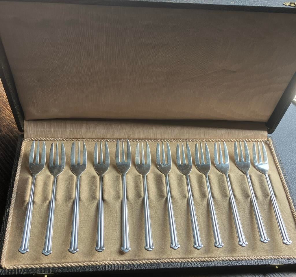 Set van 12 zilveren gebaksvorkjes Zilverfabriek Voorschoten, Antiek en Kunst, Antiek | Bestek, Ophalen of Verzenden