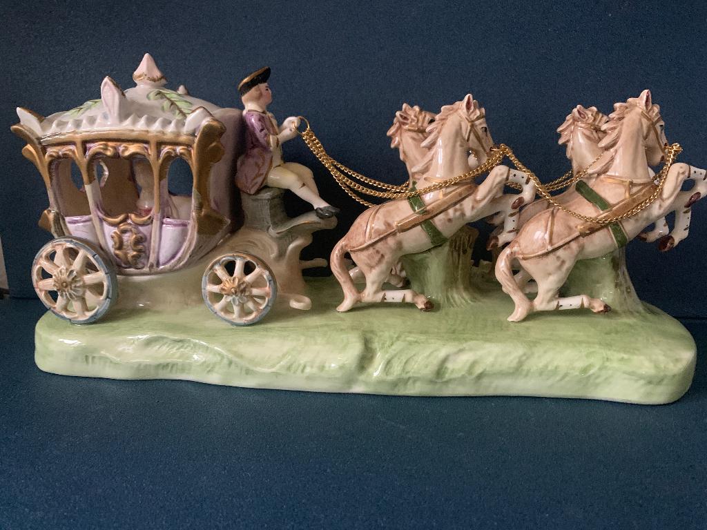 Prachtige porseleinen paardenkoets Capodimonte stijl, Ophalen of Verzenden