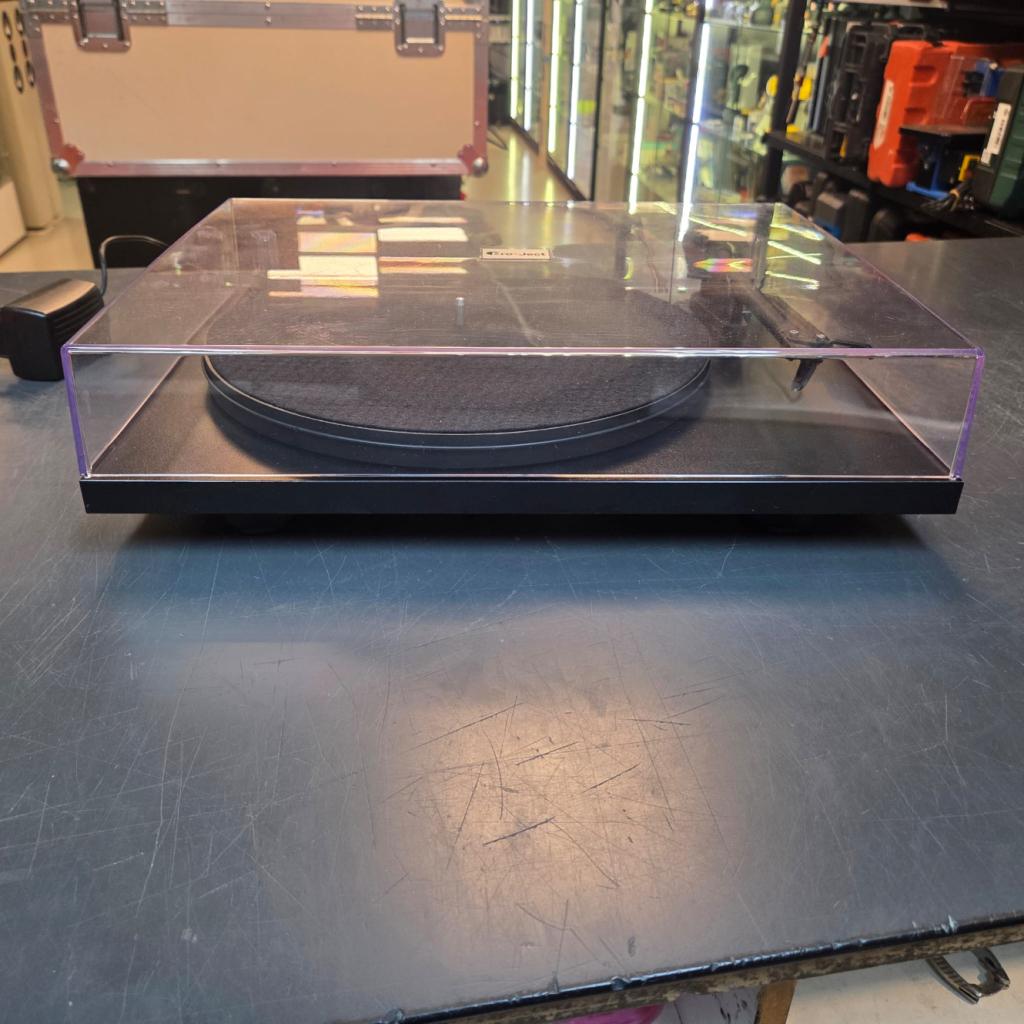 Project Essential MK2 platenspeler met Ortofon OM-10 element, Flex Ltd., Zo goed als nieuw, https://flex.com/contact-us, Nobelstraat 10, 5807 GA Oostrum LB, Limburg, Nederland