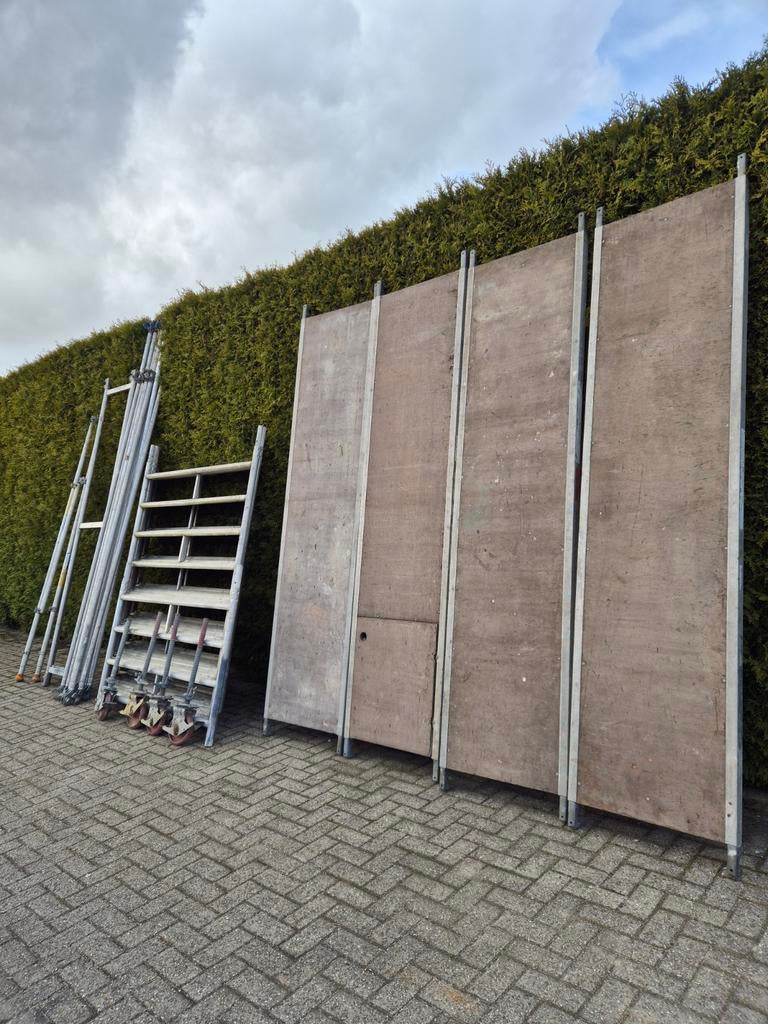 Layher groot aluminium rolsteiger oerdegelijke steiger, Doe-het-zelf en Verbouw, Steigers, Ophalen, Gebruikt, Rolsteiger of Kamersteiger