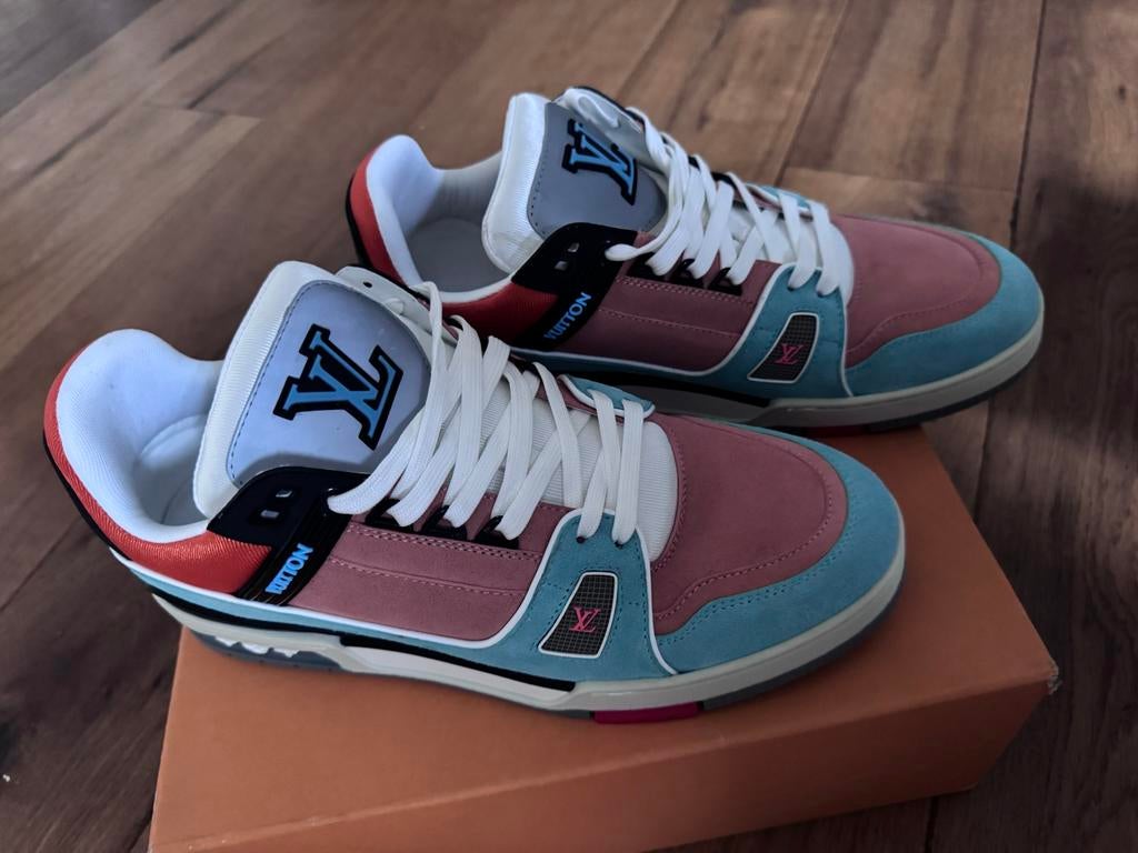 Louis Vuitton LV Trainer Sneaker Roze/Groen Maat 45, Overige kleuren, Nieuw, Ophalen of Verzenden, Sneakers of Gympen