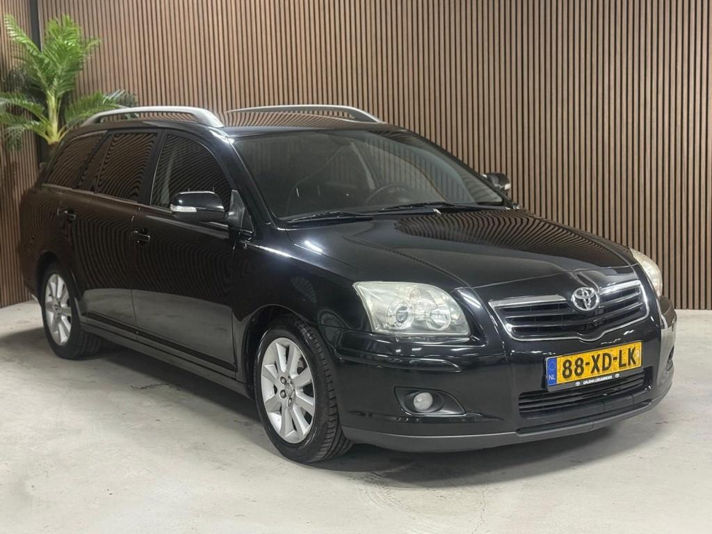 Toyota Avensis wagon 1.8 VVTi Luna (bj 2007), Voorwielaandrijving, Elektrische ramen, 4 cilinders, Zwart