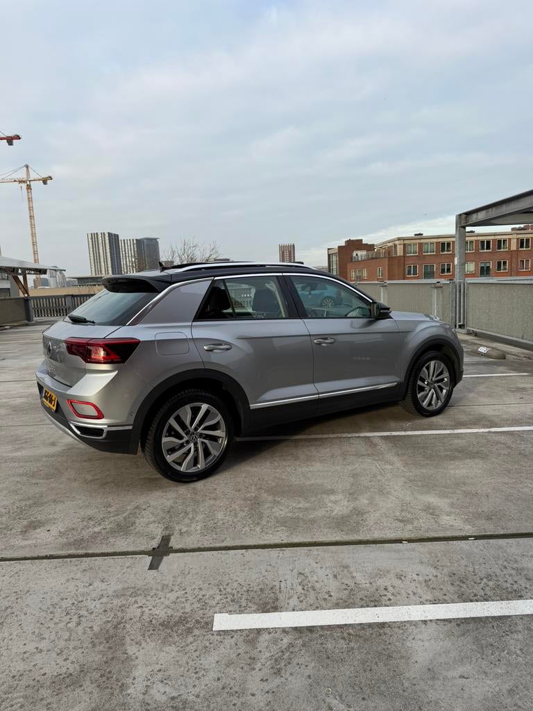 Volkswagen T-Roc 1.5 TSI 150pk 7-DSG 2022 MET GARANTIE, 1498 cc, 4 cilinders, Open dak, 1253 kg