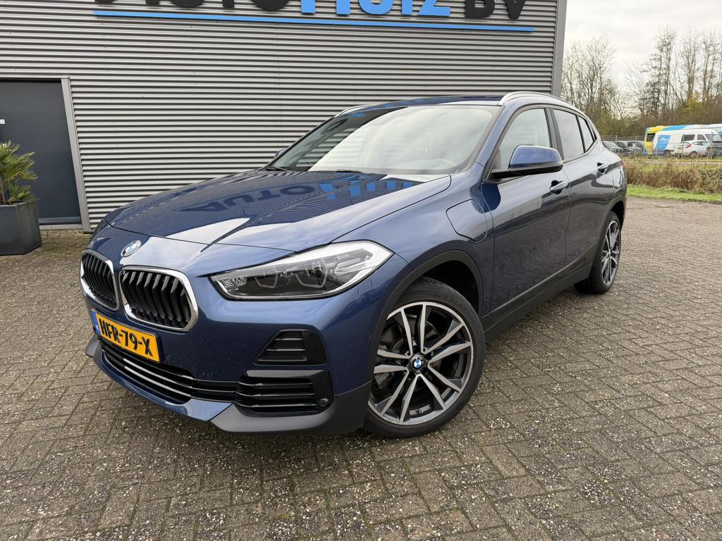 BMW X2 xDrive25e Executive Sport Line Keyless Entry Achterui, X2, Gebruikt, Met garantie (alle), Blauw