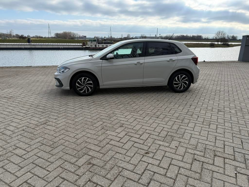 Volkswagen Polo 1.0 TSI 95pk 2023 Grijs, Voorwielaandrijving, 49 €/maand, Origineel Nederlands, Handgeschakeld