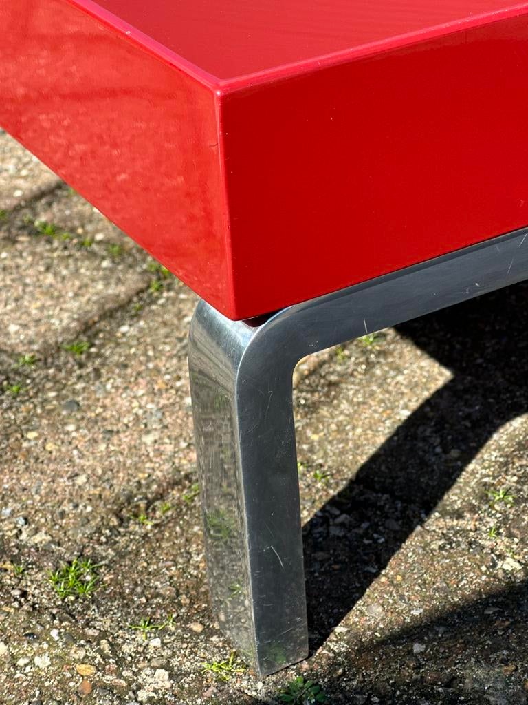 Zanotta Greggy design salontafel rood – Indriolo, Huis en Inrichting, Tafels | Salontafels, 100 tot 150 cm, Zo goed als nieuw
