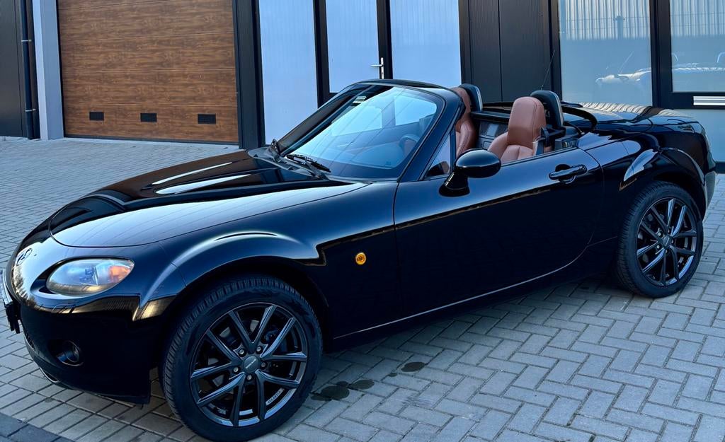 Mazda MX-5 1.8 Touring 2009 Zwart elektrische hardtop, Achterwielaandrijving, 4 cilinders, Cabriolet, 1055 kg