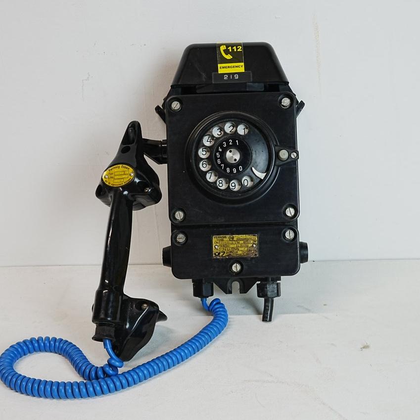 Vintage Fernsig Essen wandtelefoon., Telecommunicatie, Vaste telefoons | Niet Draadloos, Ophalen of Verzenden, Gebruikt, Met draaischijf